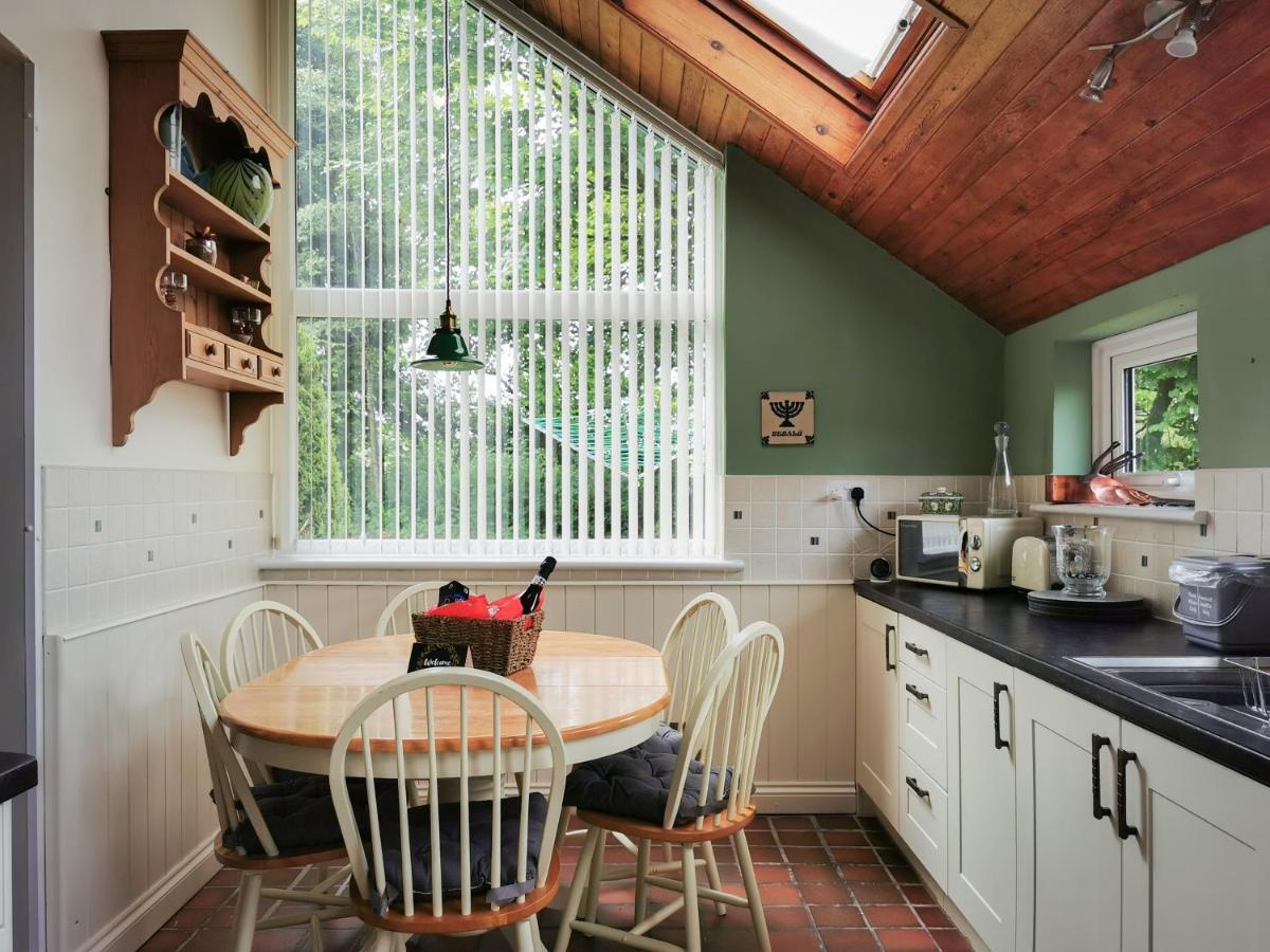 Wellstone Cottages - Jasmine Llanfyrnach Экстерьер фото