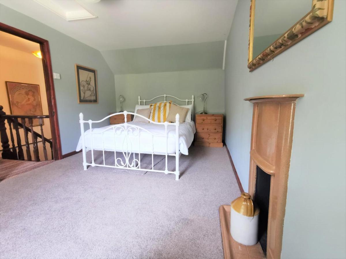Wellstone Cottages - Jasmine Llanfyrnach Экстерьер фото